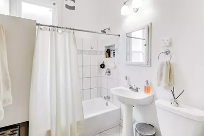 1652 W Nelson Street #2, Chicago, IL 60657 - Photo 14