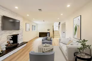 909 S Waverly Pl, Mount Prospect, IL 60056 - Photo 8