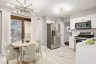 3518 S Manor Dr, Lansing, IL 60438 - Photo 4