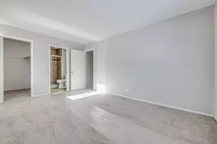 321 Maplewood Ct, Schaumburg, IL 60193 - Photo 12