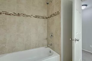 321 Maplewood Ct, Schaumburg, IL 60193 - Photo 18