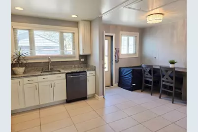 980 W Grant Drive, Des Plaines, IL 60016 - Photo 10