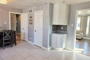 980 W Grant Dr, Des Plaines, IL 60016 - Photo 12