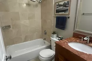 450 W Briar Pl, Chicago, IL 60657 - Photo 8