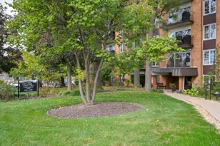 441 N Park Blvd, Glen Ellyn, IL 60137 - Photo 1