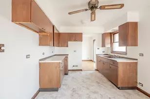 7849 80th Pl, Bridgeview, IL 60455 - Photo 6