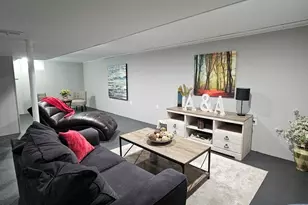 220 S Walnut St, Sycamore, IL 60178 - Photo 10