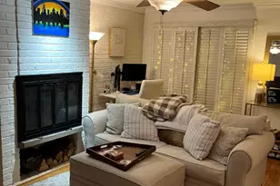 643 W Barry Ave, Chicago, IL 60657 - Photo 2