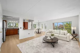 655 Perrie Dr, Elk Grove Village, IL 60007 - Photo 2