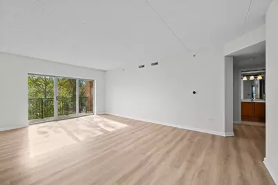 655 Perrie Drive #203, Elk Grove Village, IL 60007 - Photo 10