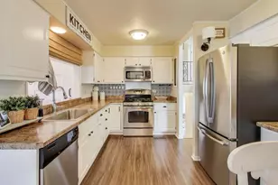 1018 W Alexandria St, Arlington Heights, IL 60004 - Photo 6