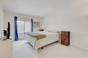 740 Saint Andrews Ln, Crystal Lake, IL 60014 - Photo 4