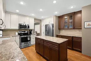 2370 Adler Ct, Lisle, IL 60532 - Photo 6