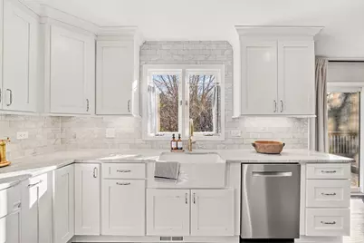 17583 W Robert Court, Gurnee, IL 60031 - Photo 8