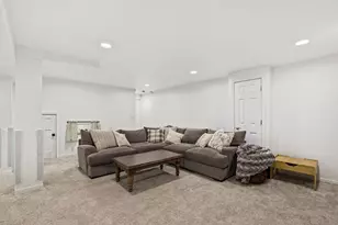 17583 W Robert Ct, Gurnee, IL 60031 - Photo 32