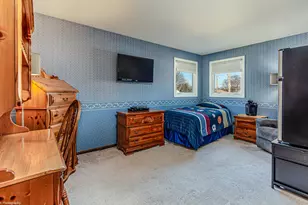 10304 Linus Ln, Oak Lawn, IL 60453 - Photo 12