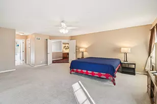 7421 Prescott Ln, Gurnee, IL 60031 - Photo 10