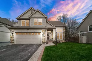 589 Marseilles Cir, Buffalo Grove, IL 60089 - Photo 2