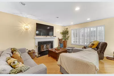 589 Marseilles Circle, Buffalo Grove, IL 60089 - Photo 10