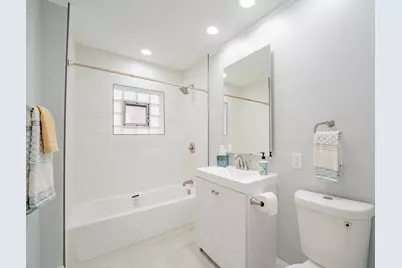 7715 S Oglesby Avenue, Chicago, IL 60649 - Photo 8