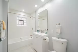 7715 S Oglesby Ave, Chicago, IL 60649 - Photo 8