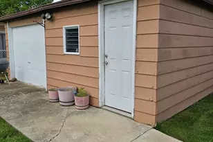 8605 S Calumet Ave, Chicago, IL 60619 - Photo 12