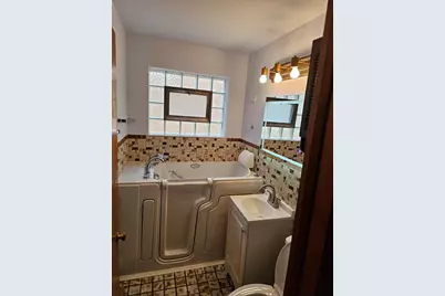 8605 S Calumet Avenue, Chicago, IL 60619 - Photo 6