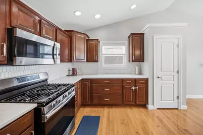 4514 Sapphire Lane, Bettendorf, IA 52722 - Photo 10