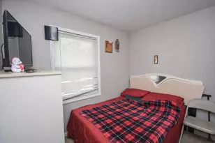 2042 Gideon Ave, Zion, IL 60099 - Photo 8