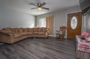 2042 Gideon Ave, Zion, IL 60099 - Photo 4