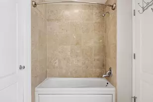 1212 N Wells St, Chicago, IL 60610 - Photo 12