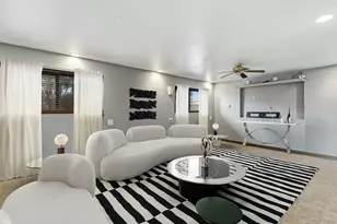 125 Mildred Ln, Chicago Heights, IL 60411 - Photo 2