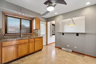 125 Mildred Ln, Chicago Heights, IL 60411 - Photo 4