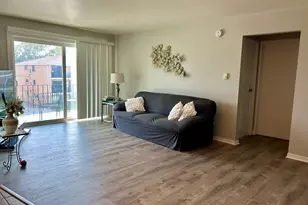 12850 Crestbrook Ct, Crestwood, IL 60418 - Photo 4