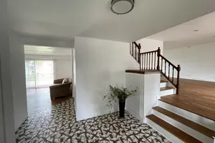 1430 Haise Ln, Elk Grove Village, IL 60007 - Photo 2