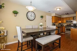 1797 Queensbury Cir, Hoffman Estates, IL 60169 - Photo 8