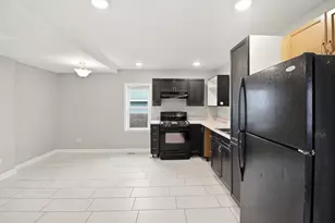 107 N State St, Aurora, IL 60505 - Photo 4