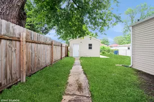 12529 S Loomis St, Calumet Park, IL 60827 - Photo 18