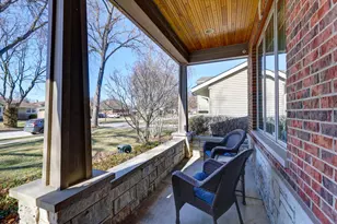 881 S Bryan St, Elmhurst, IL 60126 - Photo 4