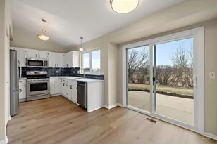 305 Harvest Gate Rd, Lake in the Hills, IL 60156 - Photo 4