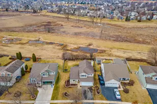 305 Harvest Gate Rd, Lake in the Hills, IL 60156 - Photo 34