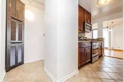 70 W Huron Street #2003, Chicago, IL 60654 - Photo 6