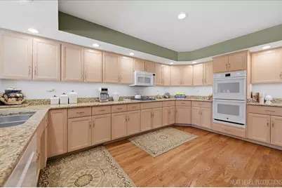 68 Oak Creek Drive, Yorkville, IL 60560 - Photo 16