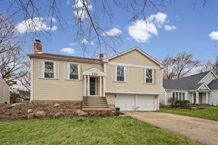 222 Abilene Ln, Vernon Hills, IL 60061 - Photo 2