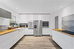 222 Abilene Ln, Vernon Hills, IL 60061 - Photo 4