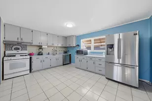 728 Farragut Ave, Romeoville, IL 60446 - Photo 10