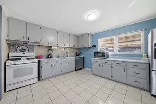 728 Farragut Ave, Romeoville, IL 60446 - Photo 12