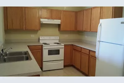 603 Silverstone Drive, Carpentersville, IL 60110 - Photo 2