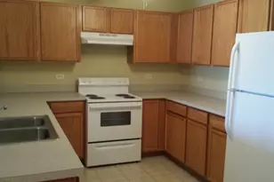 603 Silverstone Dr, Carpentersville, IL 60110 - Photo 2