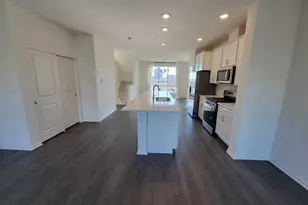 1270 Lakepointe Dr, Schaumburg, IL 60173 - Photo 8